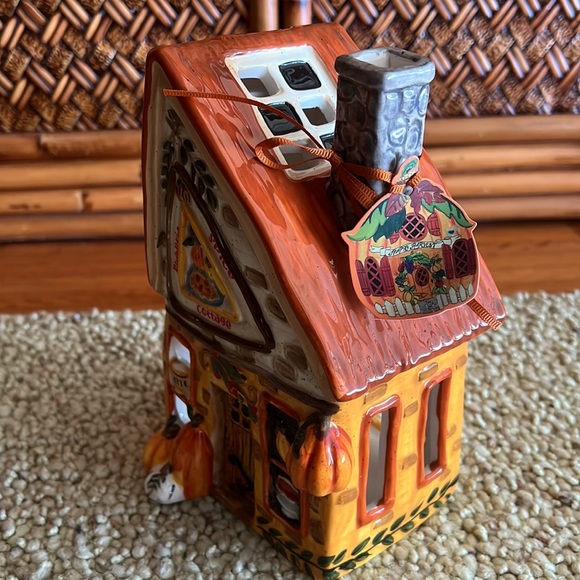 Blue Sky Pumpkin Spice Cottage - Picture 2 of 6